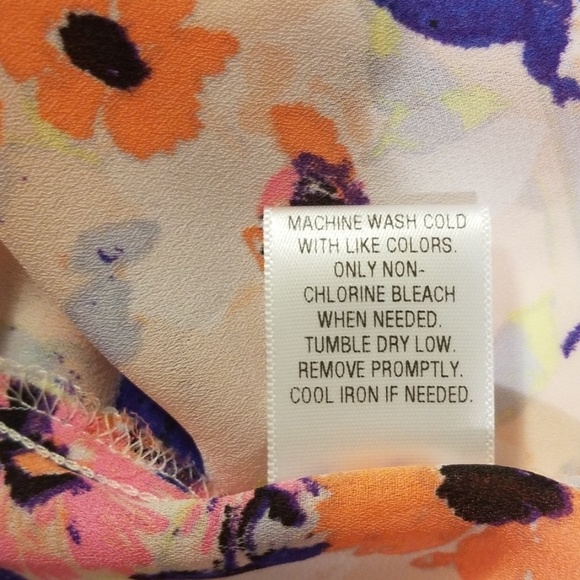 Candie's Flowered Top - Picture 7 of 7